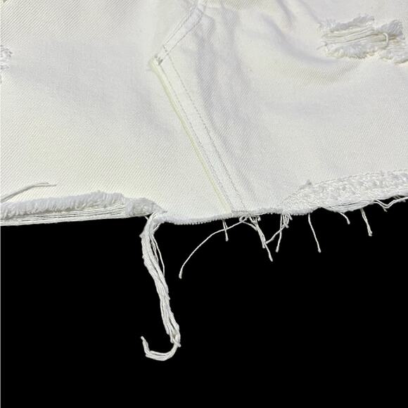 FREE PEOPLE NWT Worn White Short Ripped Button fly Jeans Skirt Size 25 - Picture 4 of 12